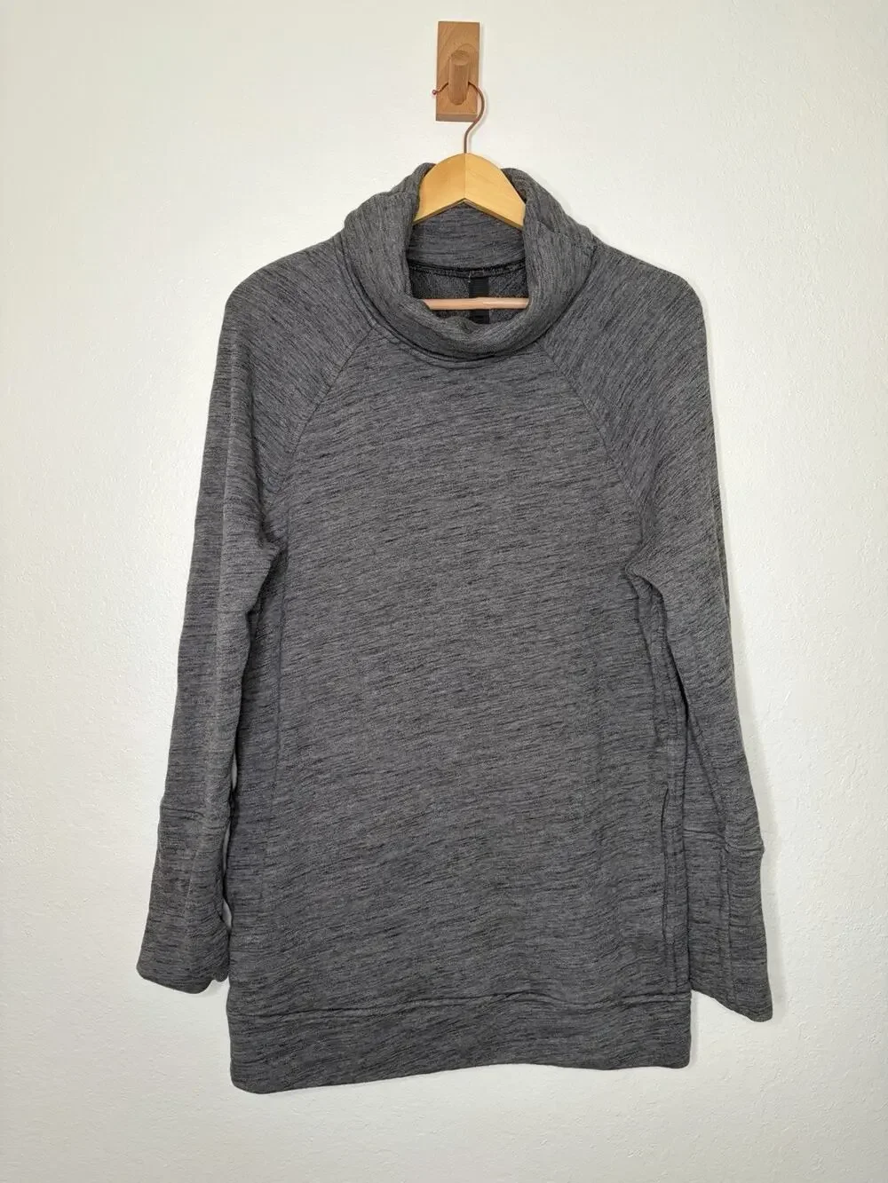 Lululemon To You Tunic in Grey Size 12 Athleisure Sporty Loungewear